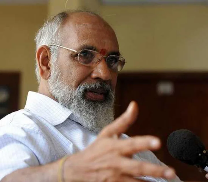 தமிழ் மக்கள் வாழ வேண்டும் என்றால் சிங்களமும், ஆங்கிலமும் அவசியம்: முதலமைச்சர்