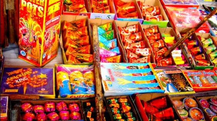 नागपूर विमानतळावर फटाक्यांनी भरलेले पार्सल जप्त
