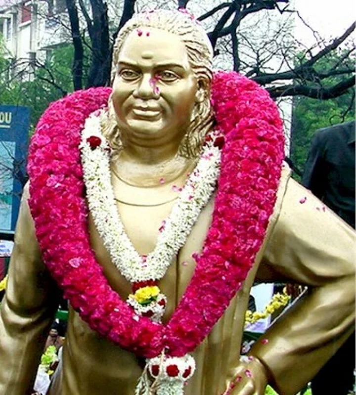 அதிமுக - பார்வட் பிளாக் மோதல்: தென்மாவட்டங்களில் பதட்டம்