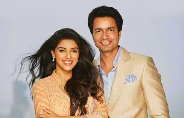 ராகுல்சர்மா எப்படி  தன்னை மடக்கினார் : அசின் ஜாலி பேட்டி