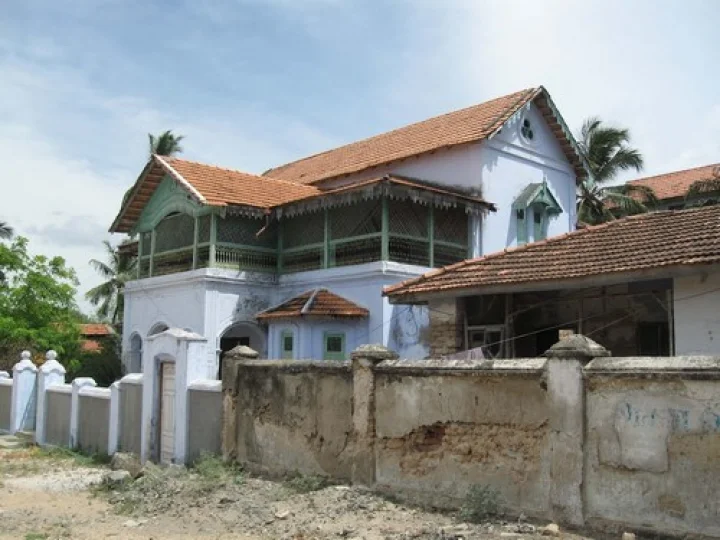 பழைய வீட்டை புதுப்பிக்காவிட்டால்...