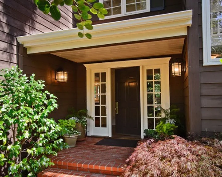 வாஸ்து: போர்டிகோ ஆசை யாரை விட்டது?