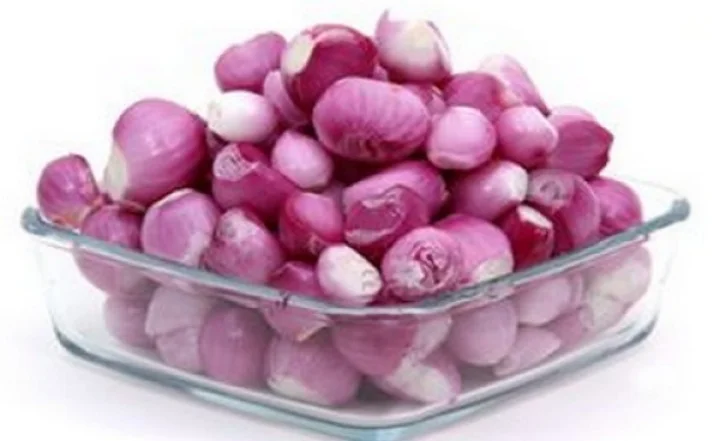 தலைமுடி பிரச்சனையில் கைகொடுக்கும் சின்ன வெங்காயம்