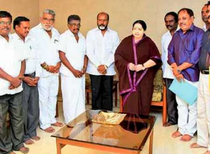 அதிமுகவுக்கு திரைப்பட தொழிலாளர்கள் திடீர் ஆதரவு