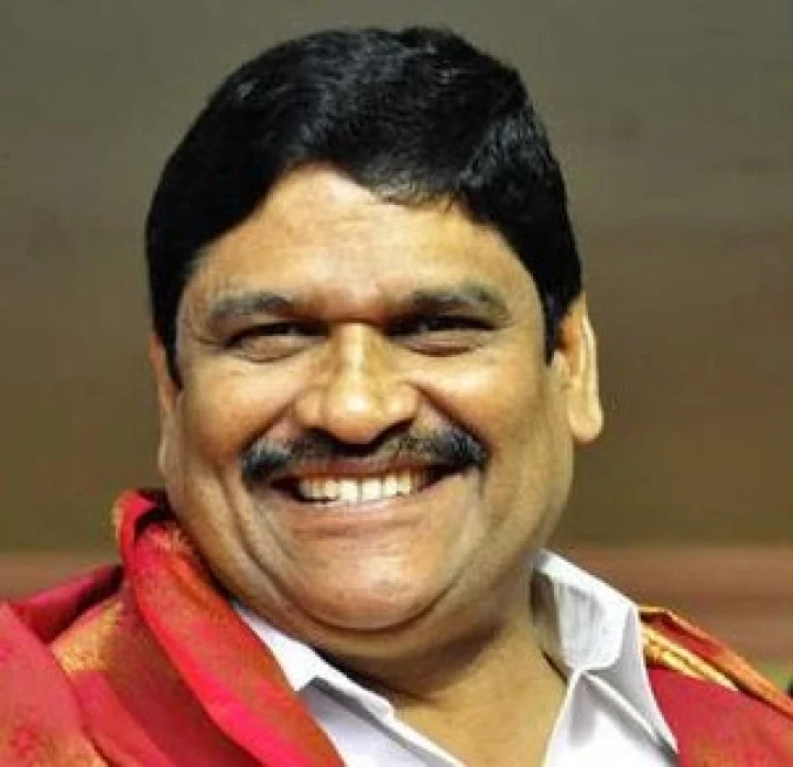 அதிமுக அமைச்சர் சம்பத் மீது செருப்பை வீசிய பொதுமக்கள் : கடலூரில் பரபரப்பு