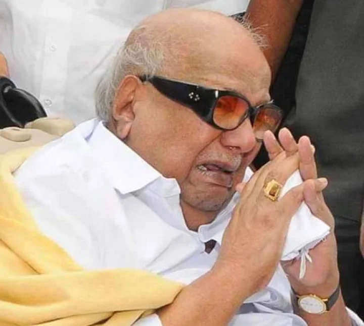 கண்ணீர்விட்டு கதறி அழுத கருணாநிதி?