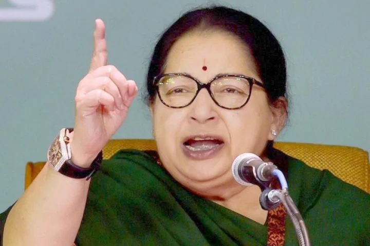 உரிய மரியாதையுடன் திருவள்ளுவர் சிலை மீண்டும் நிறுவப்பட வேண்டும் : பிரதமருக்கு ஜெ. கடிதம்