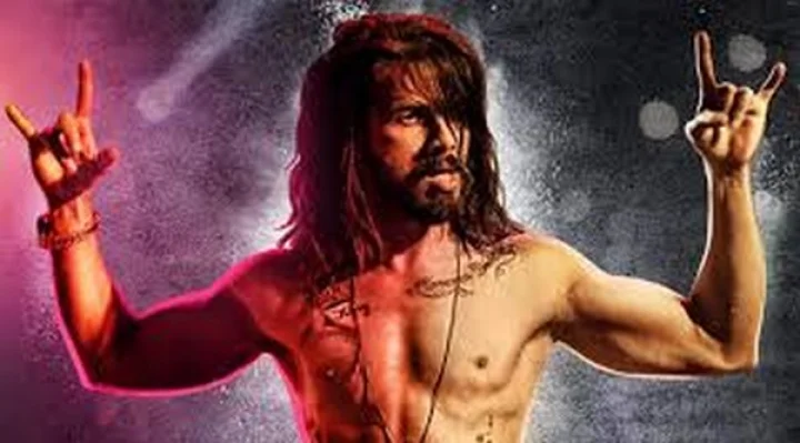 பைரஸி பையனை பிடிச்சிட்டாங்க...