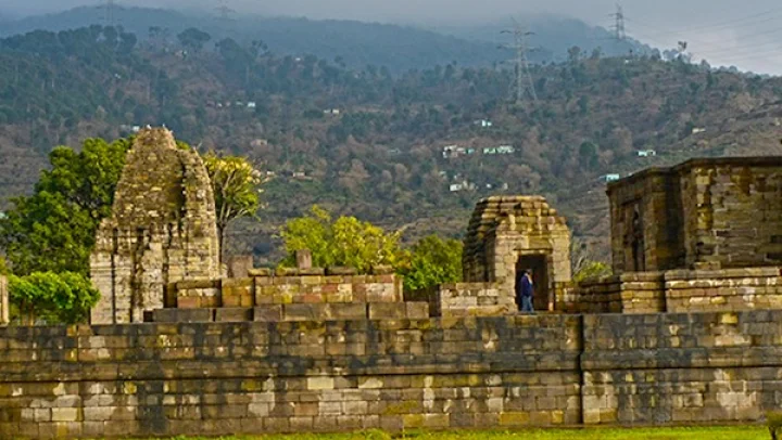 ஜம்முவில் அடித்து நொறுக்கப்பட்ட இந்துக் கோவில்கள்