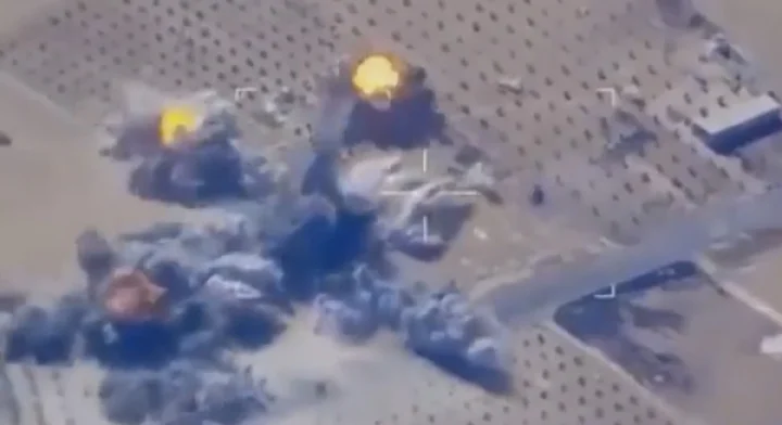 குடியிருப்பு பகுதியில் குண்டு வீசிய அமெரிக்கா: 11 குழந்தைகள் உட்பட 56 பேர் பலி