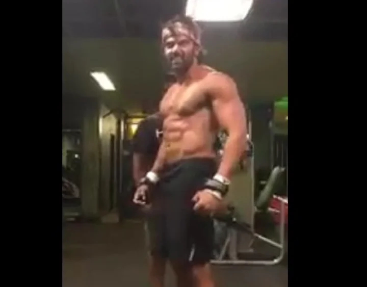 நடிகர் ஆர்யா சிக் பேக் வீடியோ