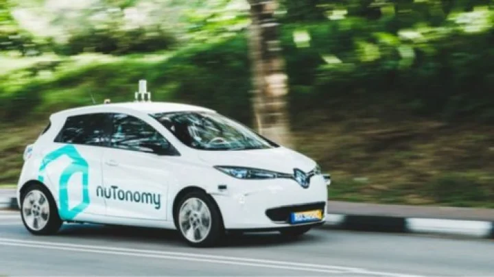 சிங்கப்பூரில் ஓட்டுநர் இல்லாமல் ஓடும் வாடகைக் கார் சேவை தொடக்கம்