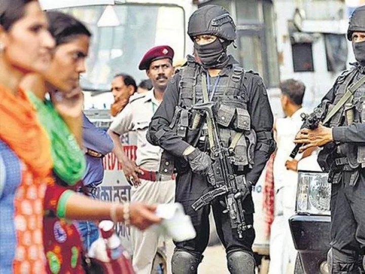 தமிழர்களை பாதுகாக்க கர்நாடகாவில் துணை ராணுவப்படை குவிப்பு!