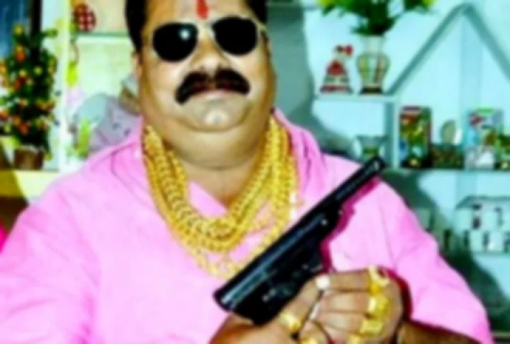 தங்க மனிதனாக மாறிய காய்கறி வியாபாரி