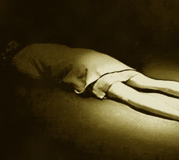 கட்டையால் அடித்து கல்லூரி மாணவி கொலை - பலாத்காரம் செய்யப்பட்டாரா?