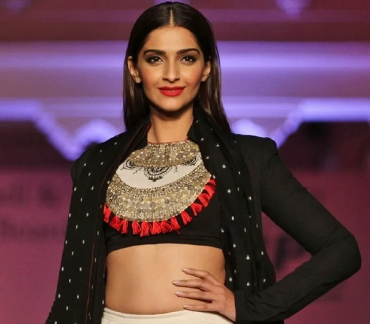 சல்மான் கான் என்னுடன் நடிக்க தயங்கினார் - சோனம் கபூர் பேட்டி