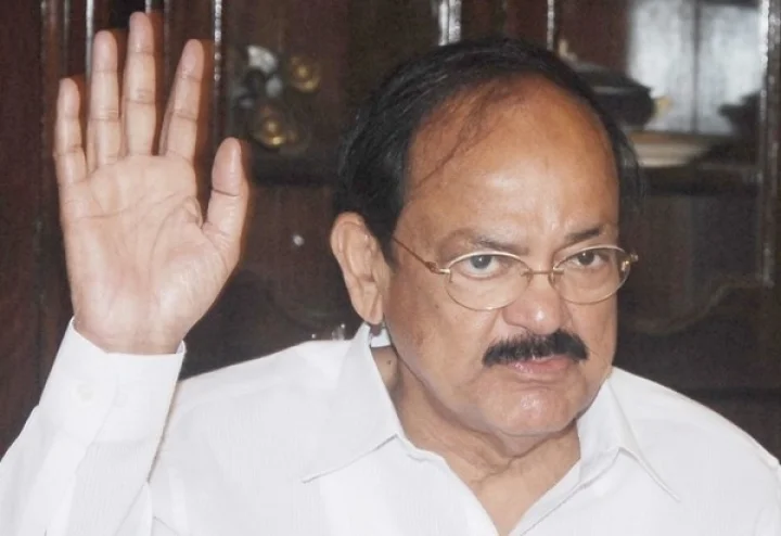 சட்டப்பிரிவு 356, தமிழகத்தில் ஆட்சிக்கலைப்பு?: வெங்கையா நாயுடுவின் பதில்!