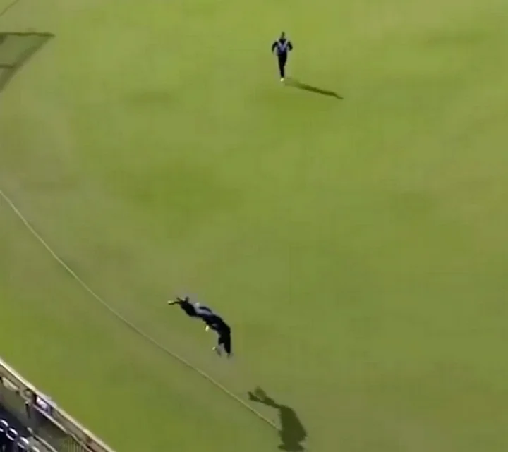 இது சாத்தியமில்லாதது; ஆனால் மேக்ஸ்வெல்லால் முடியும்! [வீடியோ]