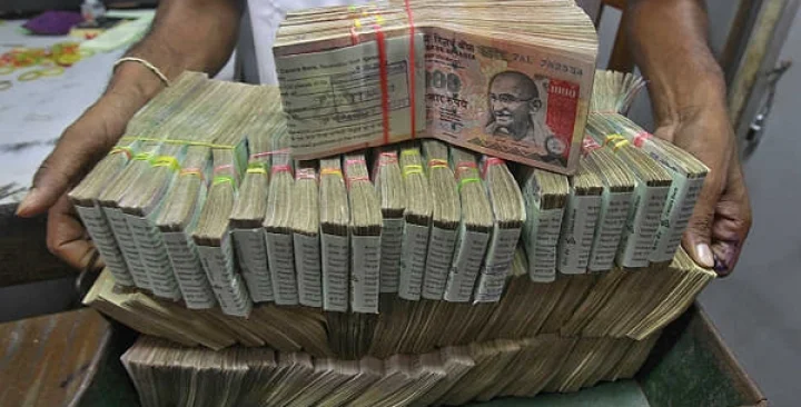 भारतीय नोटा बंद पाकवर संक्रांत