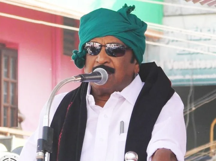 வேஷம் போட்ட கோமாளி வைகோ: திமுக கவிஞரின் சர்ச்சை பதிவு!