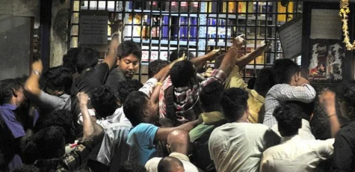 தீபாவளி ஜோர் ; டாஸ்மாக் மது விற்பனை குறைவு - அரசு அதிர்ச்சி