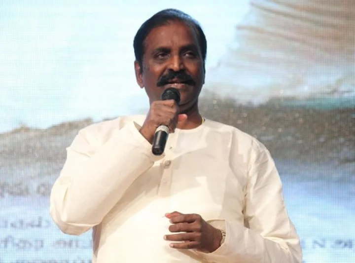 மை அடிப்பதை நிறுத்துங்கள் - வைரமுத்து கோரிக்கை