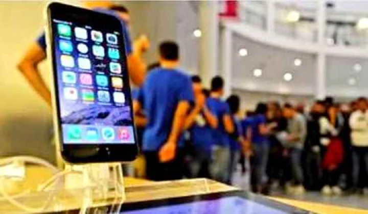 மோடியின் அறிவிப்பால் 3 நாட்களில் ஒரு லட்சம் ஐபோன்கள் விற்பனை