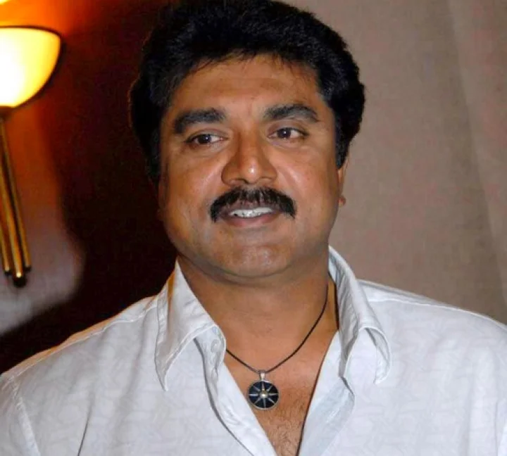 ’உண்மையாக உழைத்தவர் பன்னீர்செல்வம்’: ஆதரவு தெரிவிக்கும் சரத்குமார்