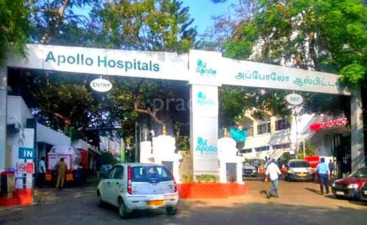 அப்பல்லோவில் சசிகலா குடும்பதினரை அனுமதித்த மருத்துவர்கள் மற்றவர்களை அனுமதிக்காதது ஏன்?