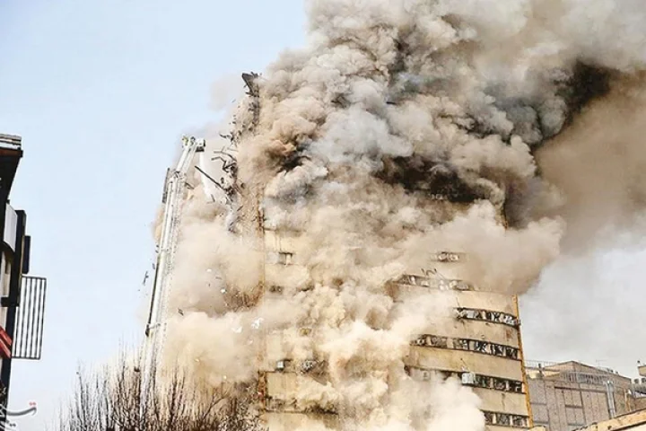 17 மாடி கட்டிடம் இடிந்து விழுந்து ஈரானில் கோரவிபத்து!!