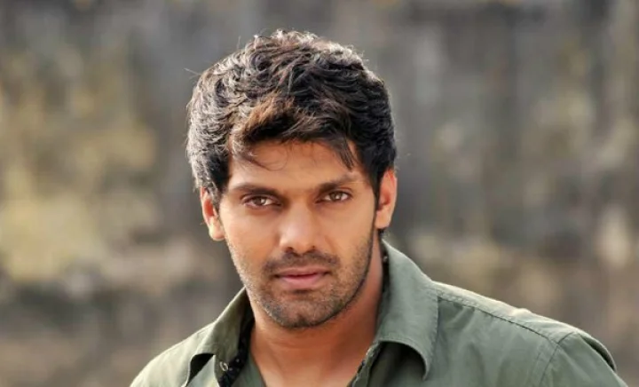 கல்லூரி மாணவர்கள் குடிகாரர்களா? - மீண்டும் சர்ச்சையில் ஆர்யா