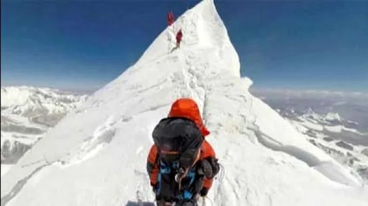 माउंट एव्हरेस्टवरुन गोळा केला 3 हजार किलो कचरा