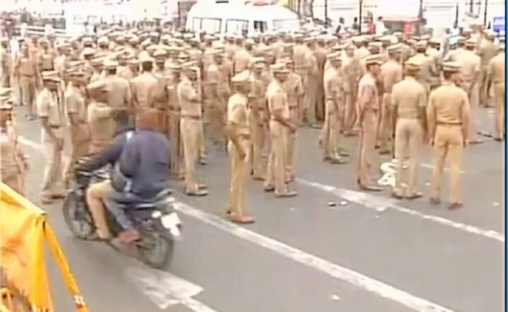 மெரீனாவில் மீண்டும் போலீஸ் குவிப்பு