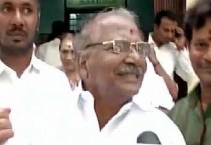 இரட்டை இலையில் போட்டியிடுவேன்; தினகரனை தோற்கடிப்பேன் - மதுசூதனன் சவால்