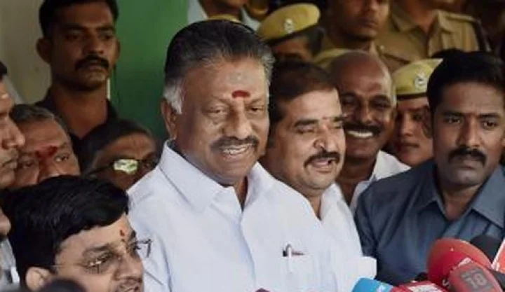 ரெசார்டில் இருந்து ஓபிஎஸ்-க்கு ஆதரவு கரம் நீட்டும் எம்எல்ஏக்கள்!