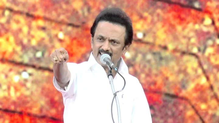 சசிகலா பற்றி பேசினால் என் தரம் குறைந்துவிடும்: மு.க.ஸ்டாலின்