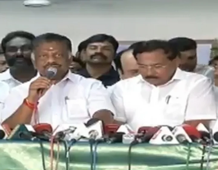 சசிகலாவுக்கு சம்மட்டியடி கொடுத்த மாஃபா பாண்டியராஜன்: ஓபிஎஸ் அணிக்கு தாவினார் அமைச்சர்!