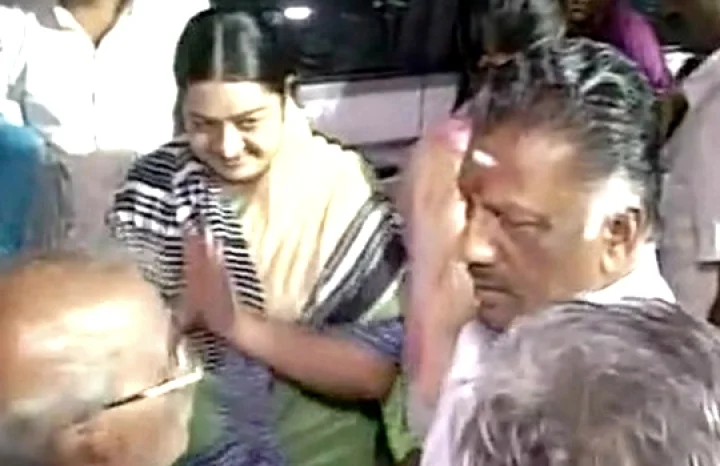 ஓ.பி.எஸ்.க்கு ஆதரவு தெரிவித்த தீபா