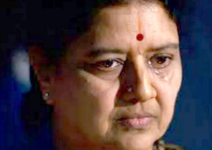 சிறையில் சிந்தனை - சுயசரிதை எழுதுகிறாரா சசிகலா ?