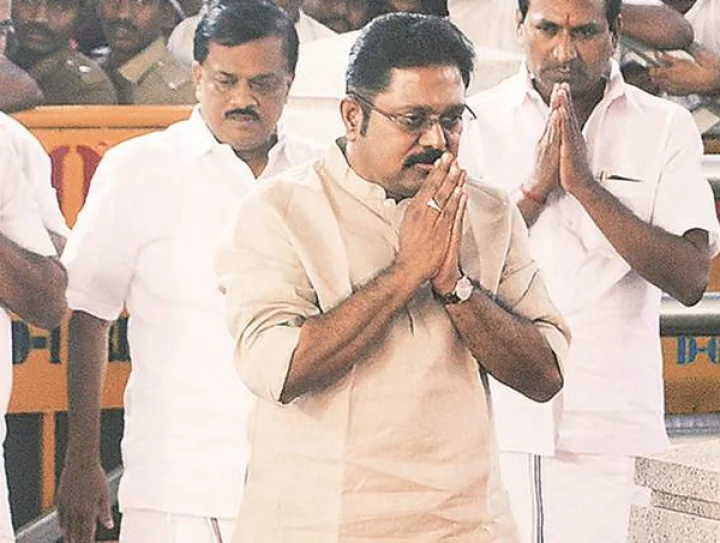 எடப்பாடி பழனிச்சாமிக்கு சிக்கல்; அடுத்த முதல்வர் தினகரன்: கொளுத்திப் போட்டார் எம்எல்ஏ!