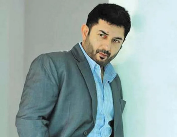 அரவிந்த்சாமி பொண்டாட்டி எங்கே?: ரசிகருக்கு கூலான நெத்தியடி!