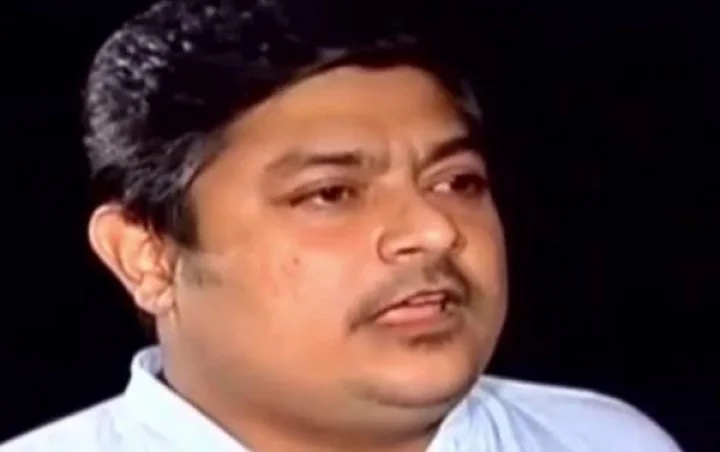 அழுது கண்ணீர் வடித்த ஜெ. அண்ணன் மகன் தீபக்: தினகரன் பக்கம் செல்கிறாரா?