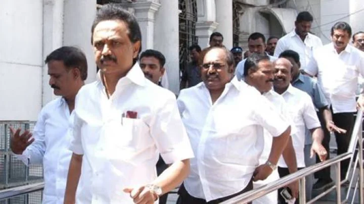 ஜெயலலிதாவின் பெயரில் உள்ள அரசு திட்டங்களின் பெயர்களை மாற்ற வேண்டும்: ஸ்டாலின்