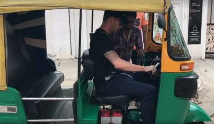 ஆட்டோ டிரைவரான ஆஸ்திரேலிய கிரிக்கெட் வீரர்!!