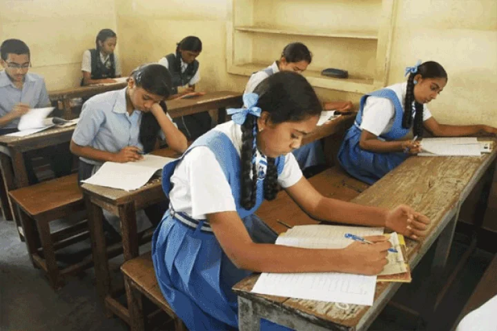 இன்று பிற்பகல் 10-ம் வகுப்பு தனித்தேர்வு முடிவுகள். தமிழக அரசு அறிவிப்பு