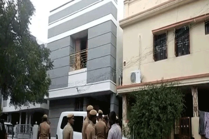 பெரம்பலூரில் இளம்பெண் நரபலி. மனைவியுடன் மந்திரவாதி கைது