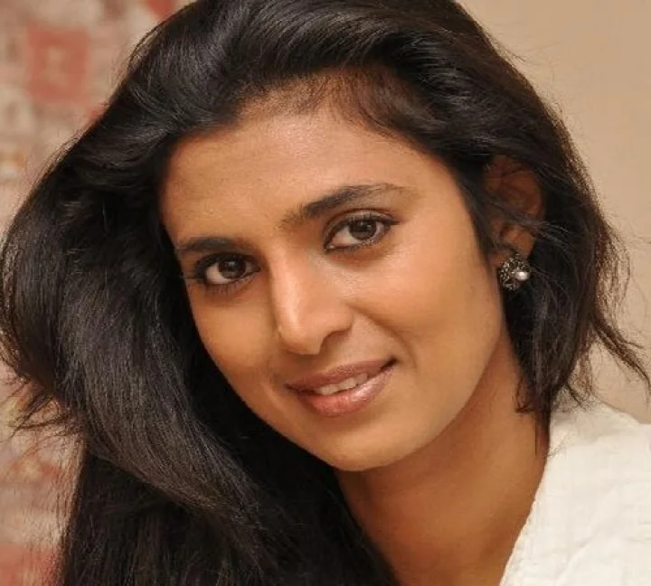 என்னை படுக்கைக்கு அழைந்த அந்த நடிகர் - நடிகை கஸ்தூரி பகீர் பேட்டி