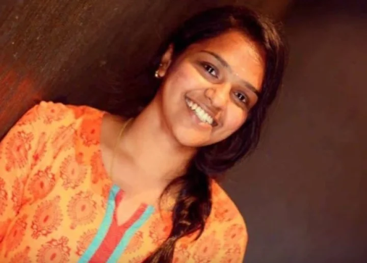 கல்லூரிக்கு செல்ல முடியவில்லை : ஹெலிகாப்டர் திருமண ஆசையை கூறிய இளம்பெண் வேதனை