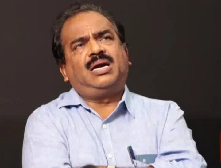 கோடி நிலாக்களுக்கு குளிர்ச்சி தருகிற தினகரன்: மீண்டும் நாஞ்சில் சம்பத்!