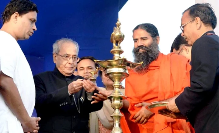 இந்தியாவை ஆள போகும் பதஞ்சலி